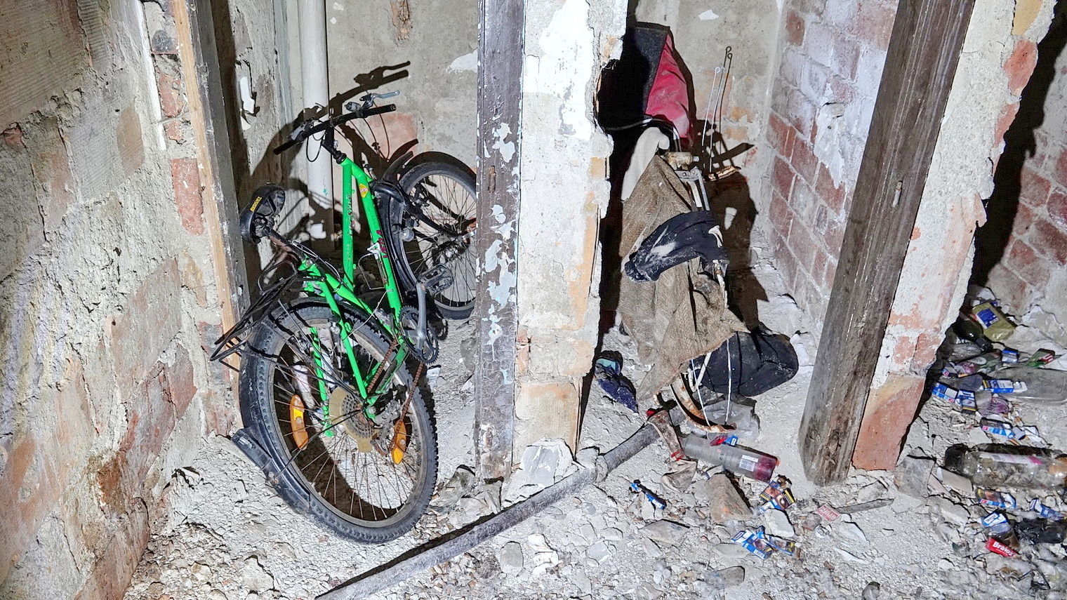 Holttestet találtak a volt városi strand öltözőjében, Kőszegen