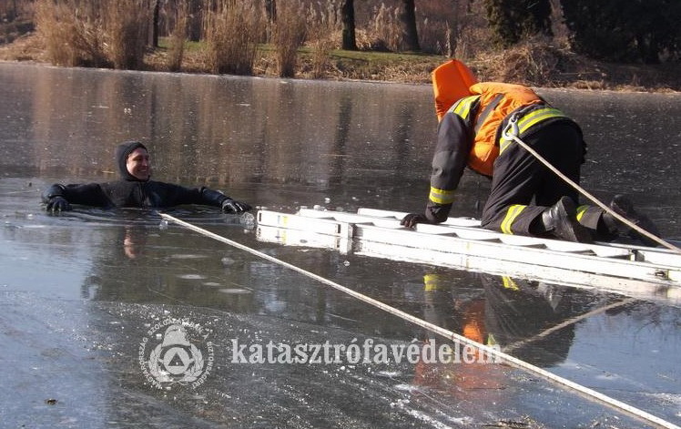 Jégről mentési gyakorlat Sárvár 3.