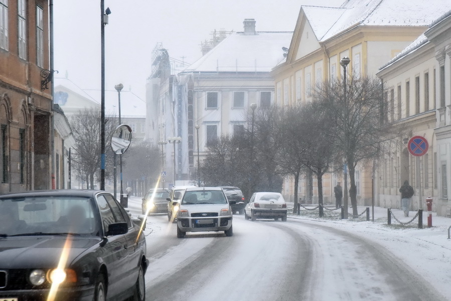 Ne spóroljunk a világítással! - Fotó: 112Press