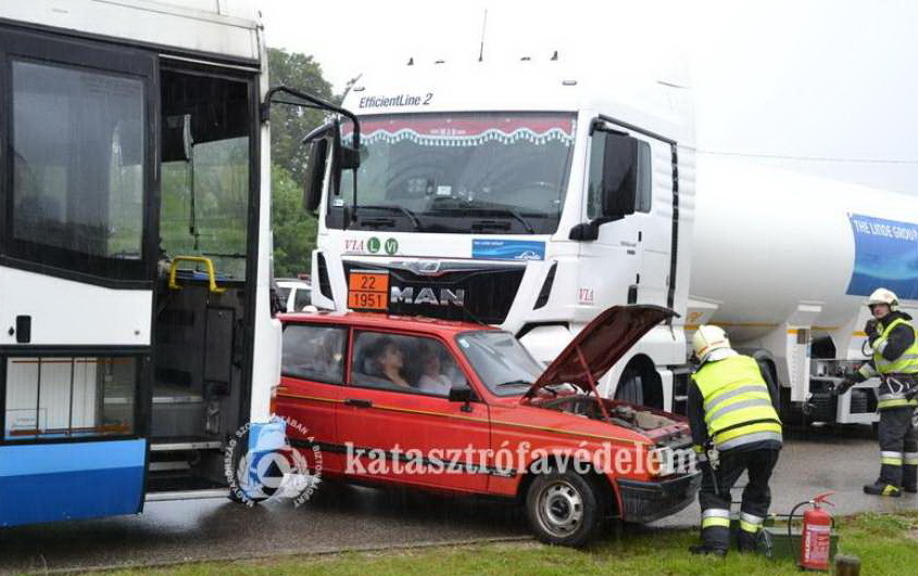 Négyes karambol az együttműködési gyakorlaton 3.