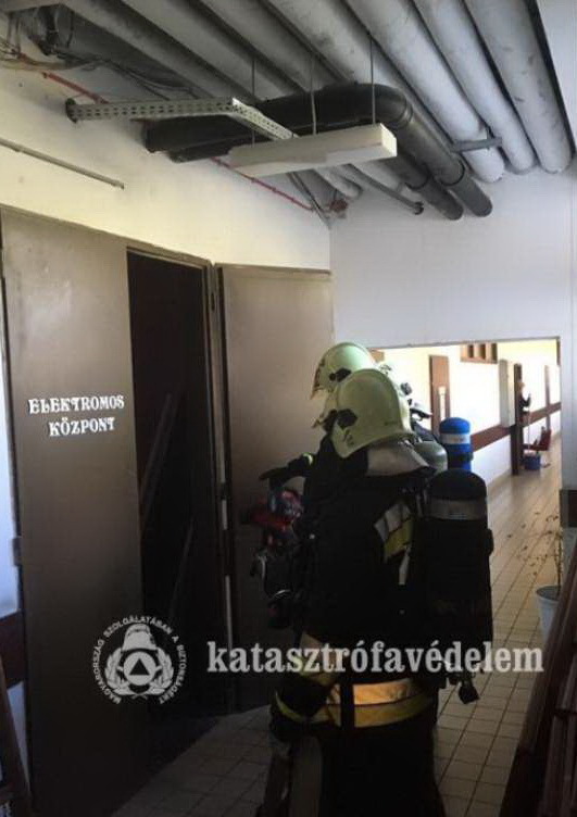 Tűzoltók gyakorlatoztak egy sárvári szállodában