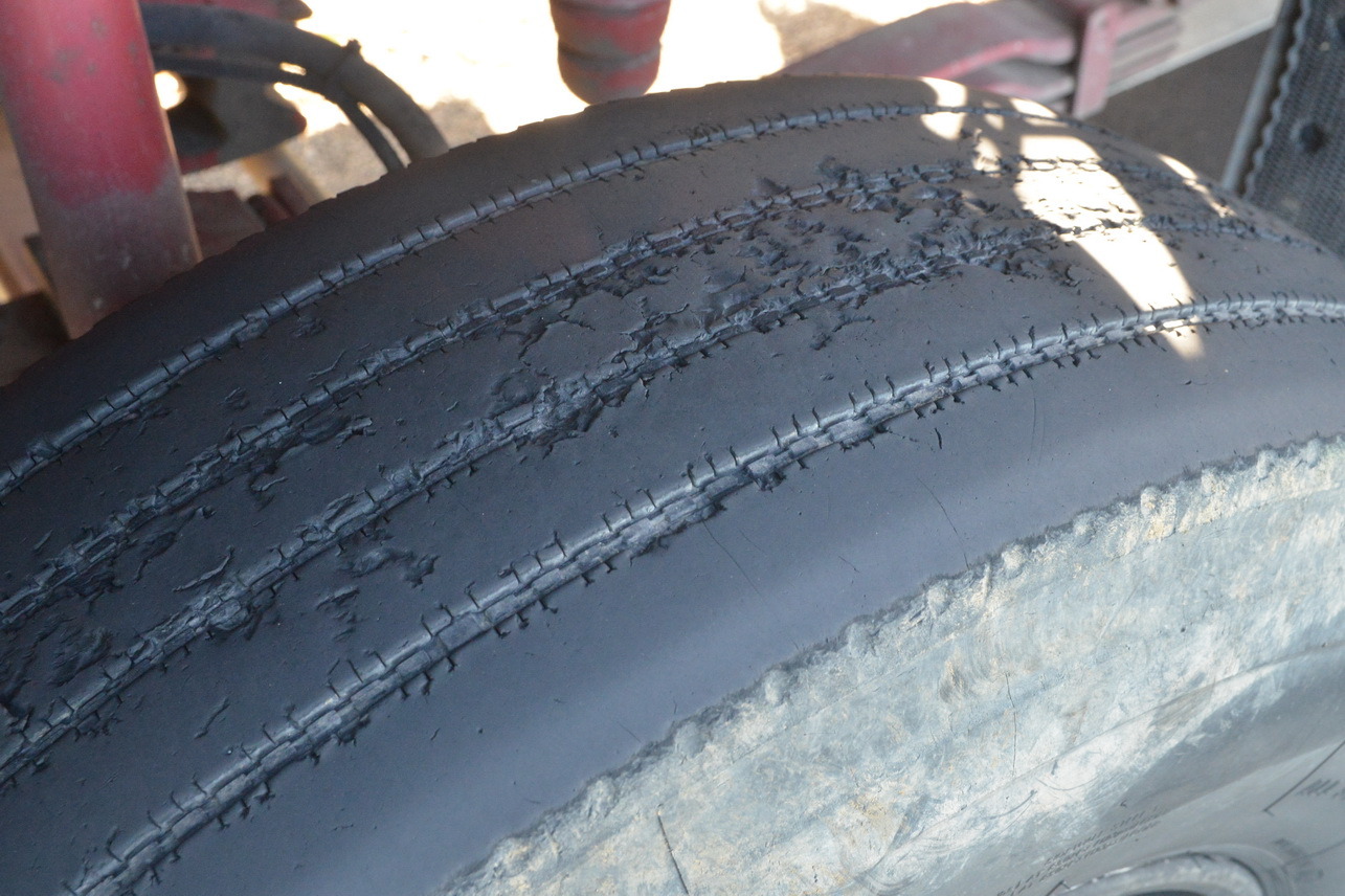 A vétlen jármű vezetője eredt a balesetet okozó teherautó után Kisunyomnál