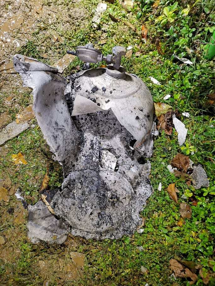 Gázpalack is felrobbant a tűzben