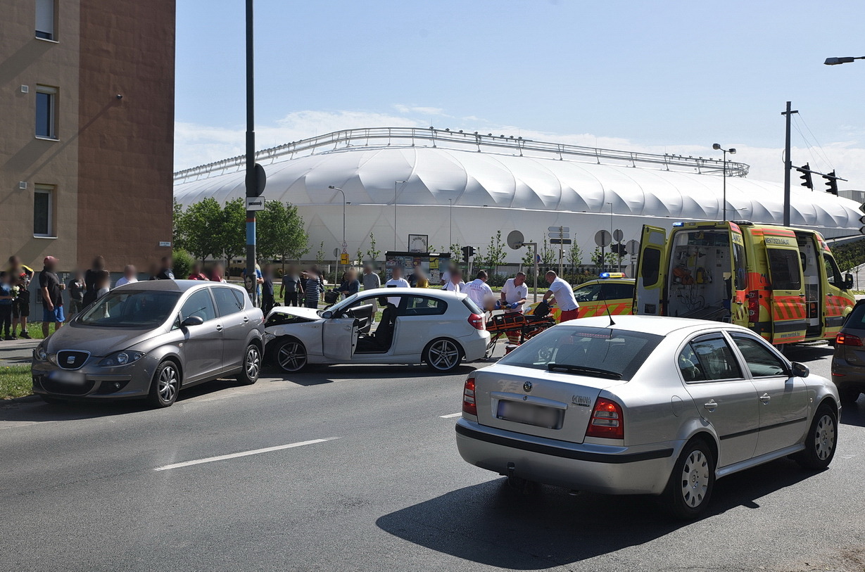 Elvesztette uralmát a járműve felett a BMW vezetője - Fotó: Tánczos Mihály