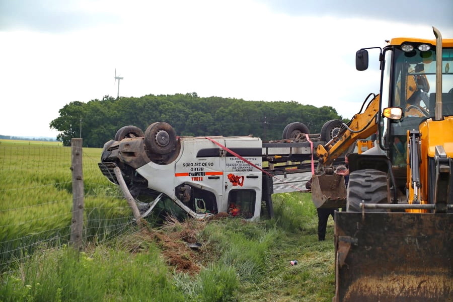 Kisteherautó borult fel Megyehíd közelében