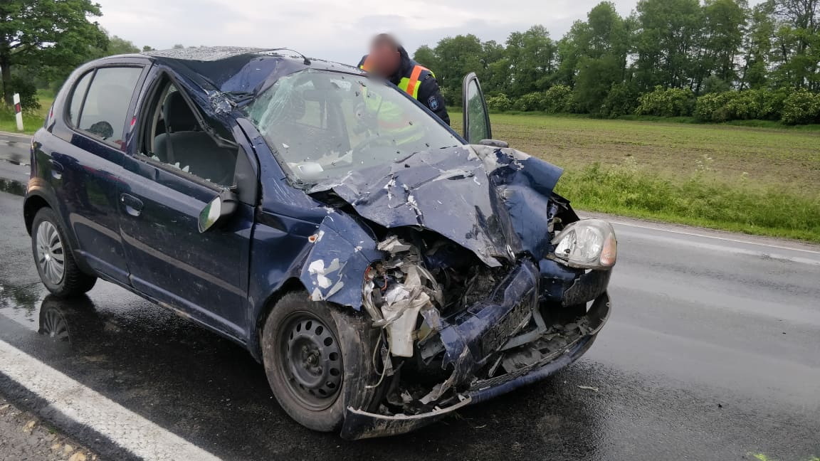 Megcsúszó Renaultnak ütközött Toyota Sorokpolány közelében