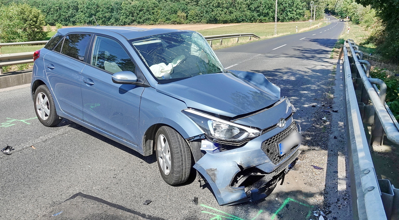 Lerepített az útról egy Fiatot egy Hyundai Sitke közelében, a 834-es főúton