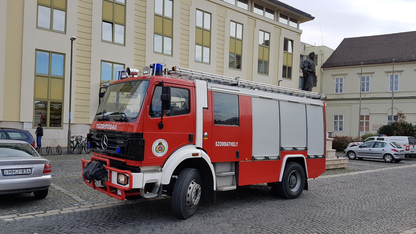 Szúrós szag miatt ürítették ki az NYME egyik épületét Szombathelyen