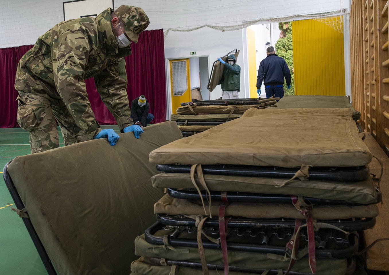 Tábori ágy - Fotó: Snoj Péter