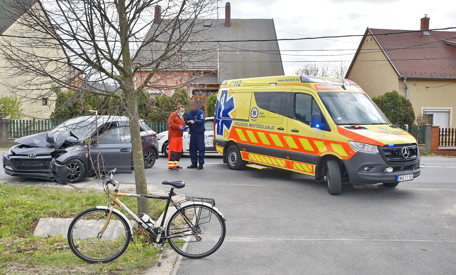 Ittas sofőr hajtott villanyoszlopnak Hyundai személyautóval Szombathelyen