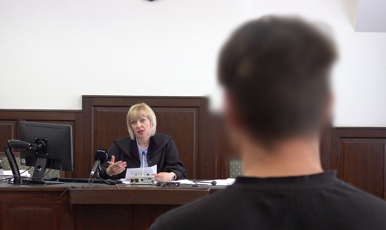 Dr. Sipos Andrea bírónő rákérdezett arra is, nincs-e gyógyszer hatása alatt a vádlott