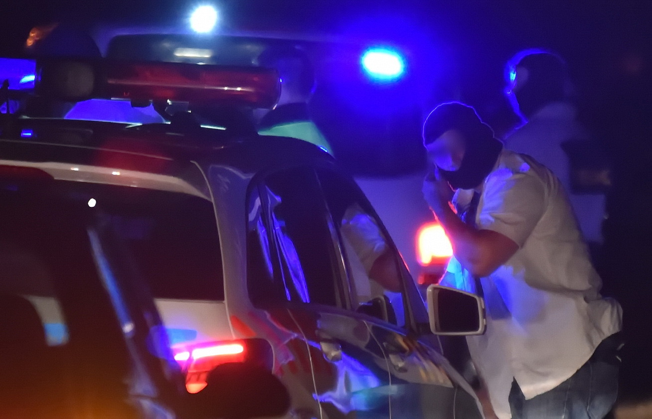 A vád embercsempészés