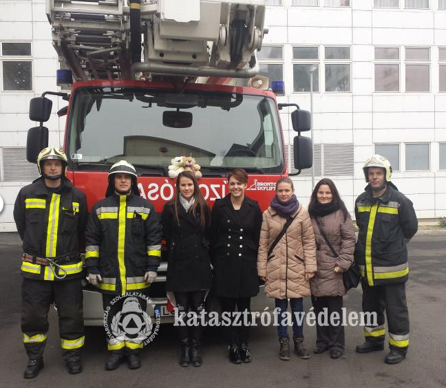 Mackókkal érkeztek a gyermekosztályra
