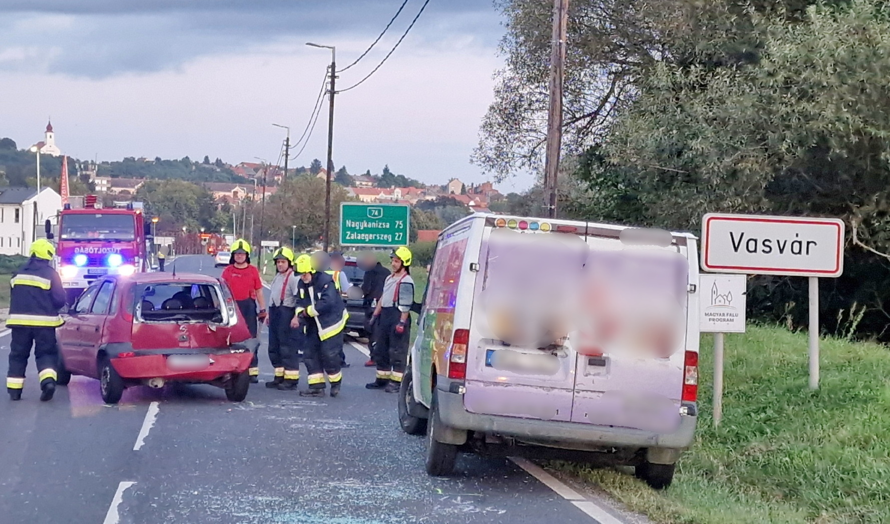 Ford furgon tolta össze a sort Vasvár határában, a 74-es főúton