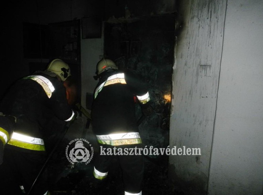 Villanyóra tűz Sárváron 2.