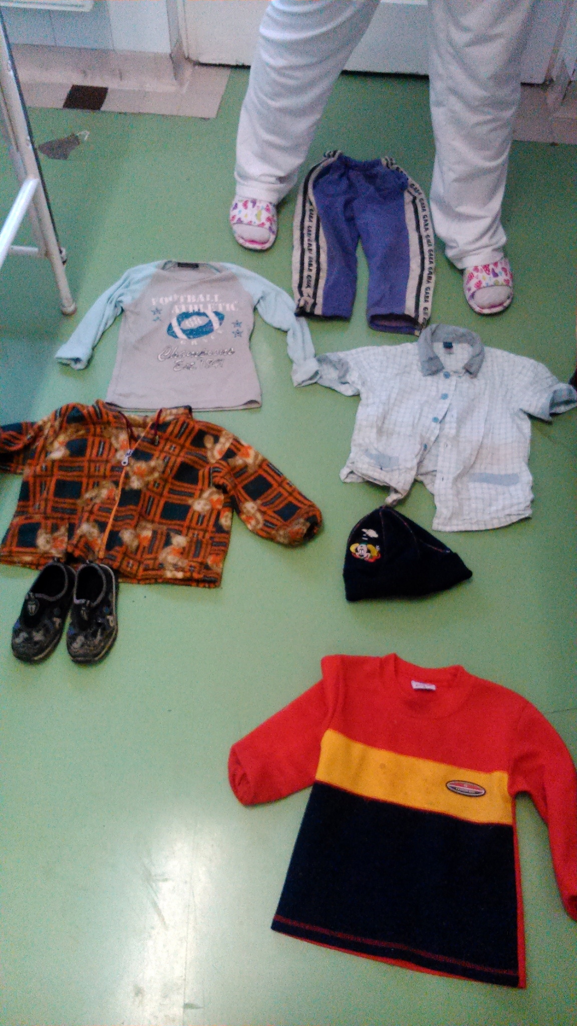 A ruházat is nyomra vezethet