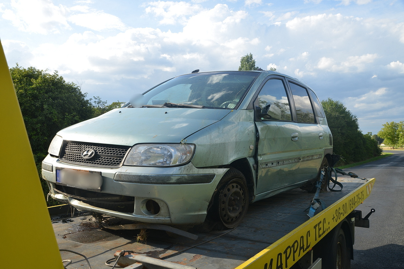 Frontális balesetet hárított egy Citroen vezetője - Hyundai tért át a sávjába Kissomlyó közelében, a 84-es főúton