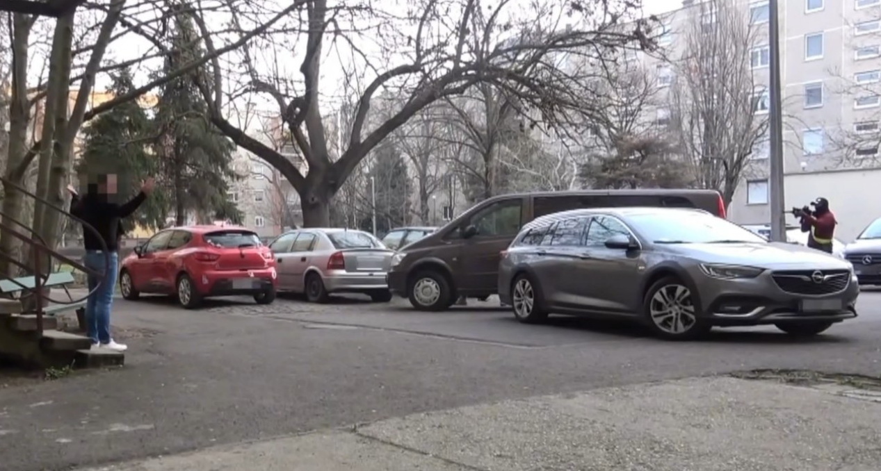 A TEK várta a rablással gyanúsított férfit Fotó: TEK