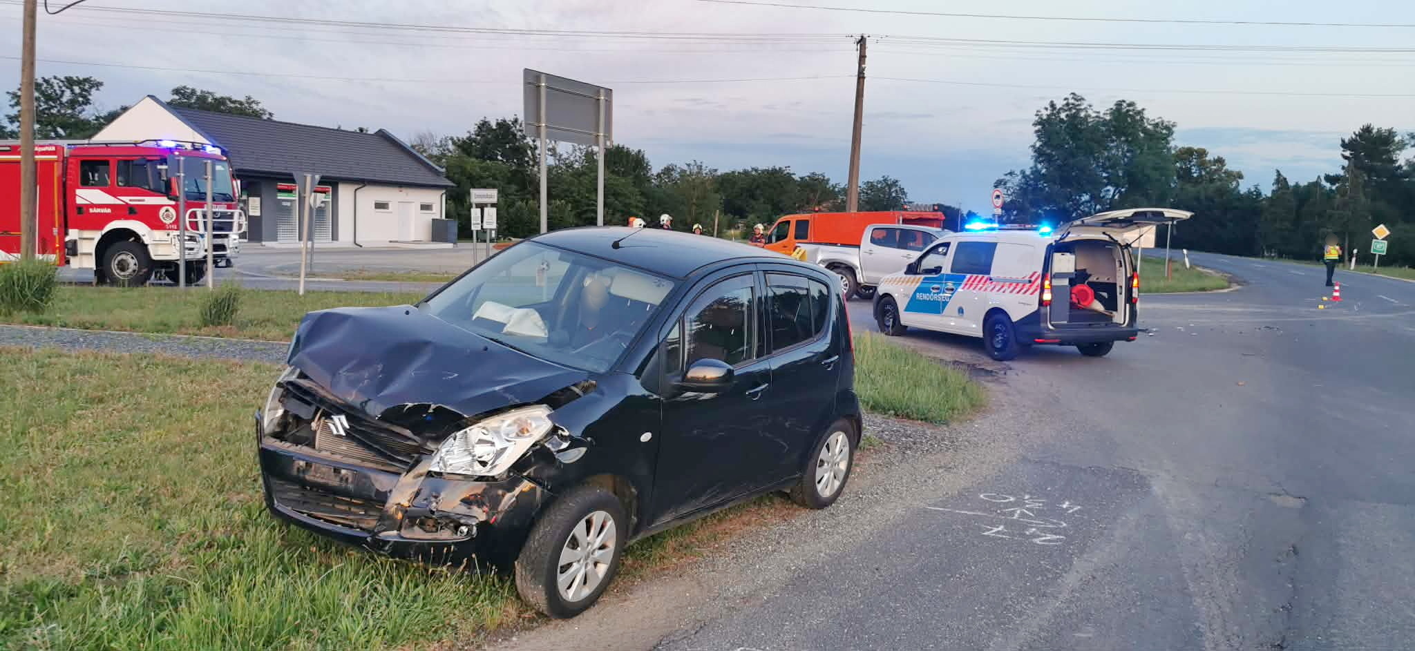 Isuzu pickupot borított fel egy Suzuki a 87-esen, Csempeszkopácsnál