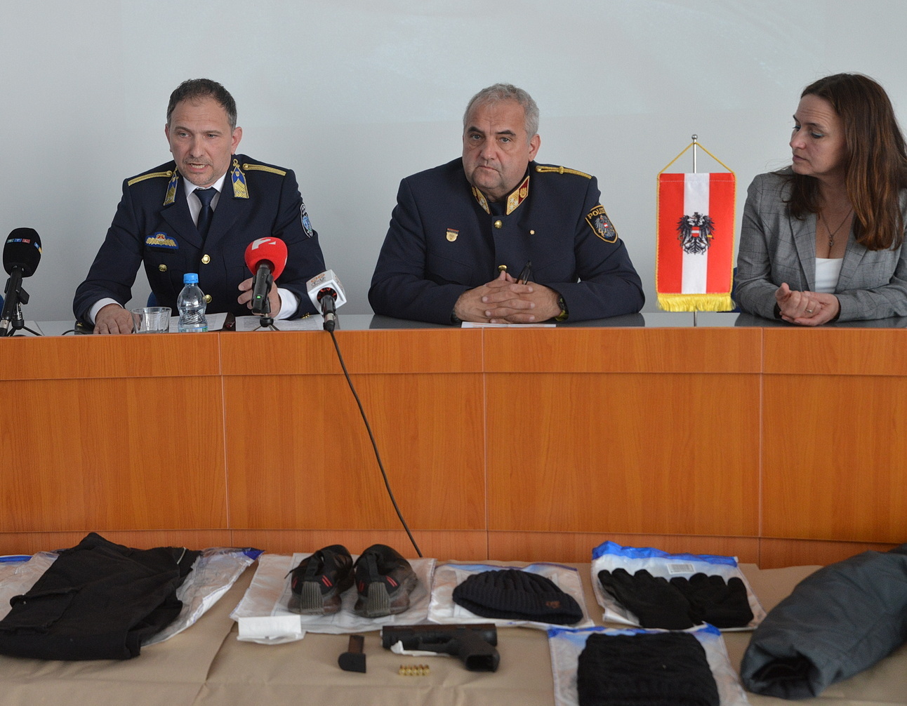 Osztrák-magyar sajtótájékoztató Szombathelyen - Elfogták a güssingi és körmendi rablás elkövetőjét