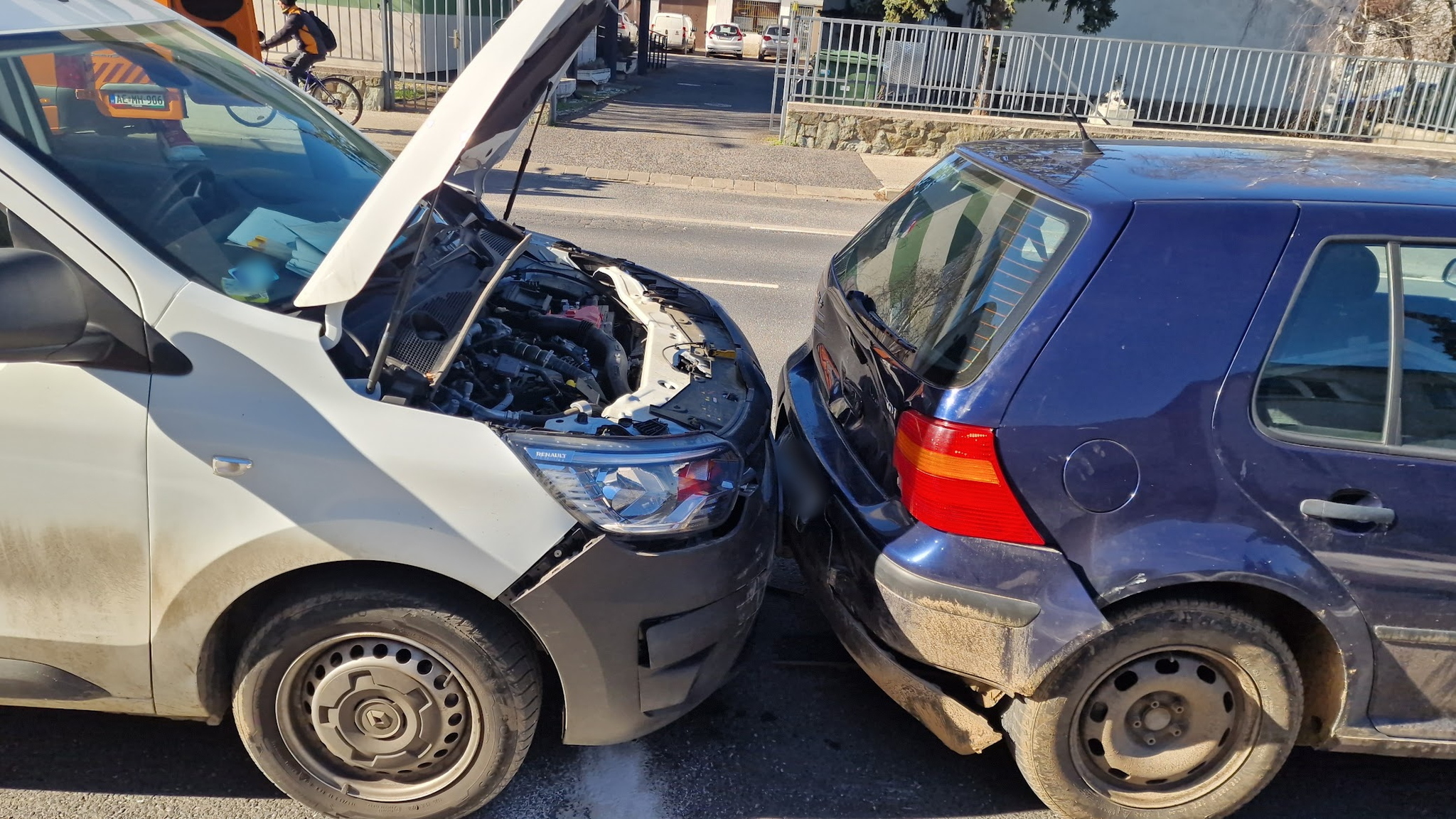 Ráfutásos baleset Szombathelyen, a Zanati úton