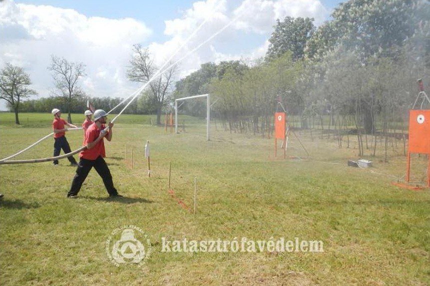 Csöngén versengtek az önkéntes tűzoltók 1.