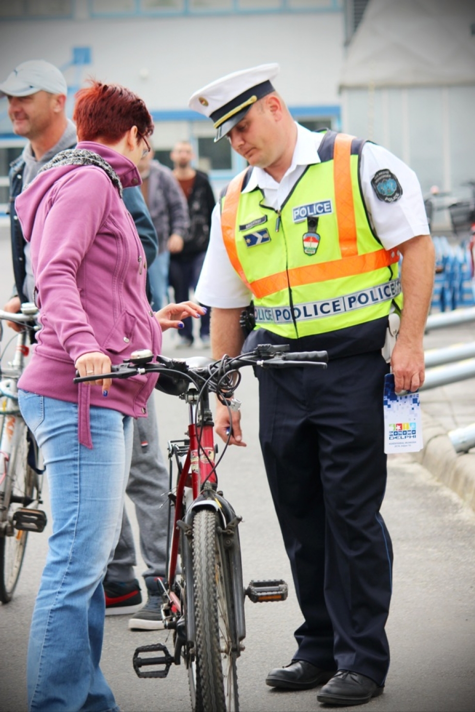Munkába érkező bicikliseket ellenőriztek a rendőrök2.