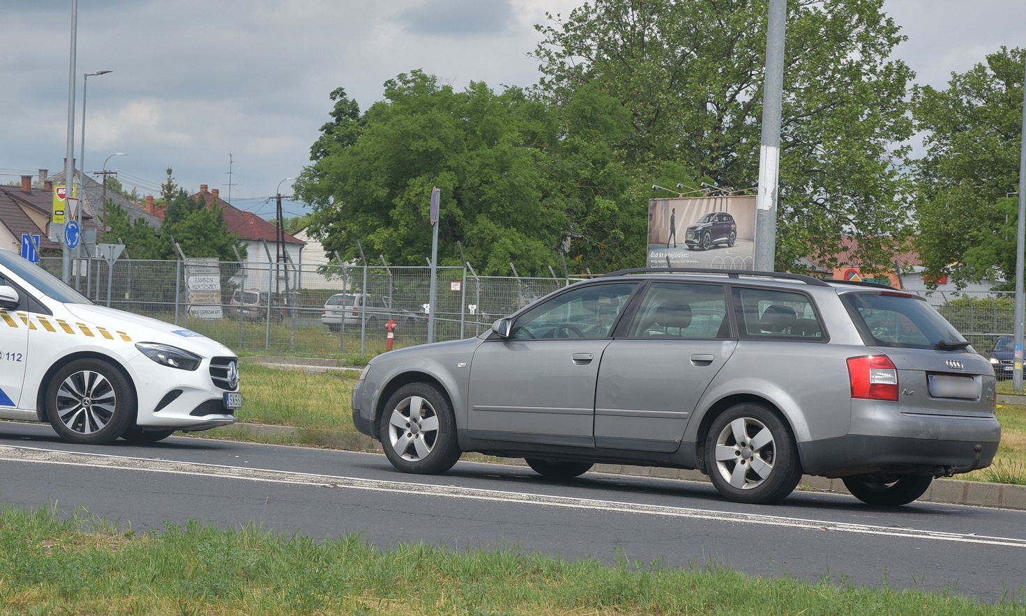 Szombathely határában állították meg az osztrák embercsempész autóját - Fotó: 112Press