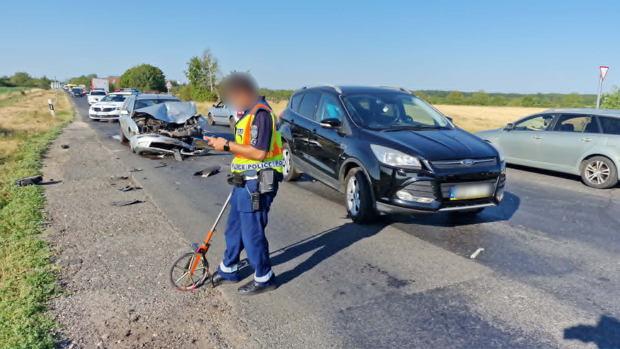 Két Ford ütközött Söpte és Szombathely között - megsérült az okozó
