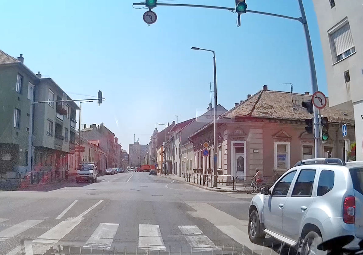 A kerékpáros fittyet hányt a KRESZ-re