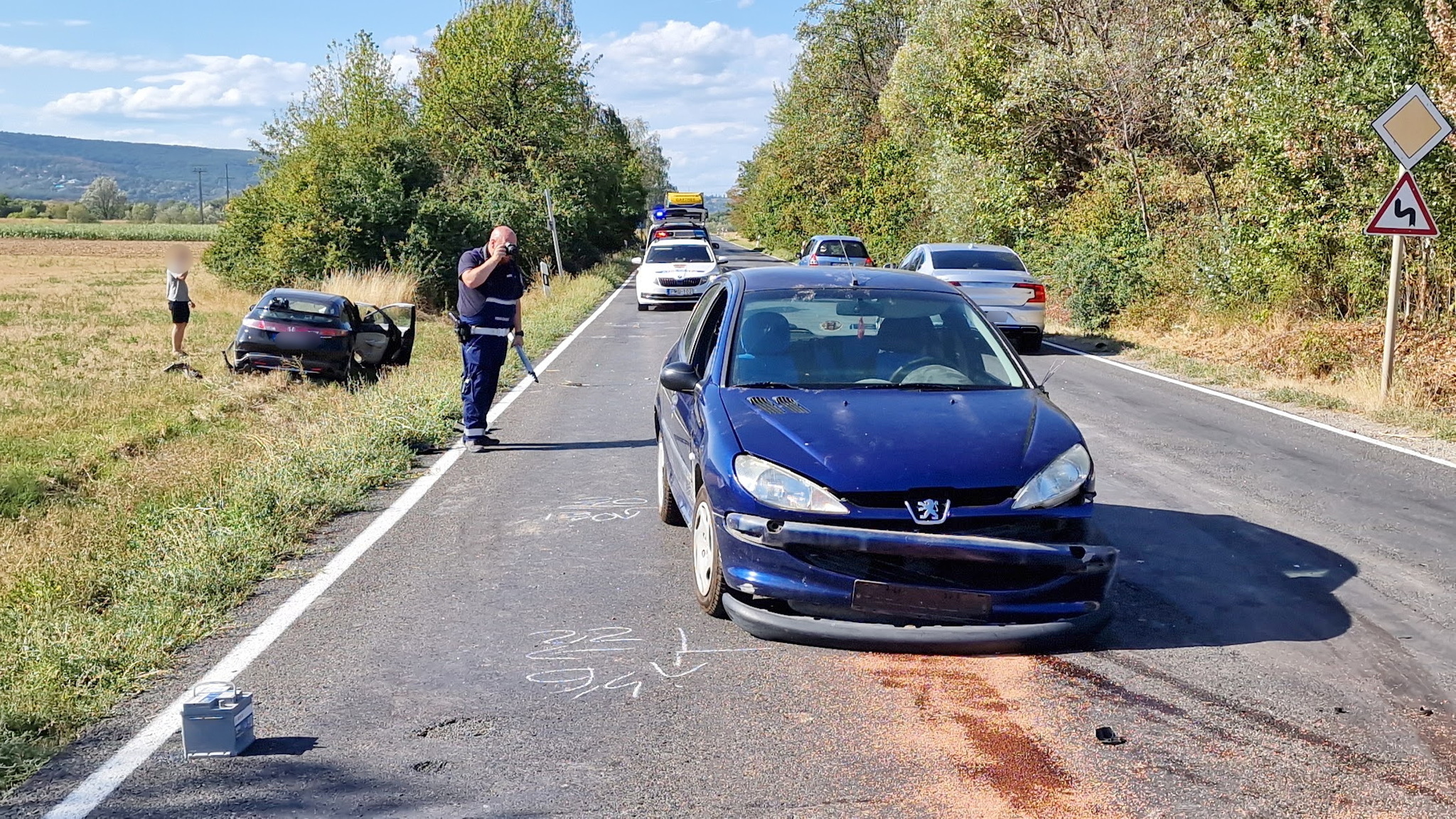 Előzésben lévő Honda elé kanyarodott egy Peugeot a 87-esen, Lukácsházánál - négyen megsérültek