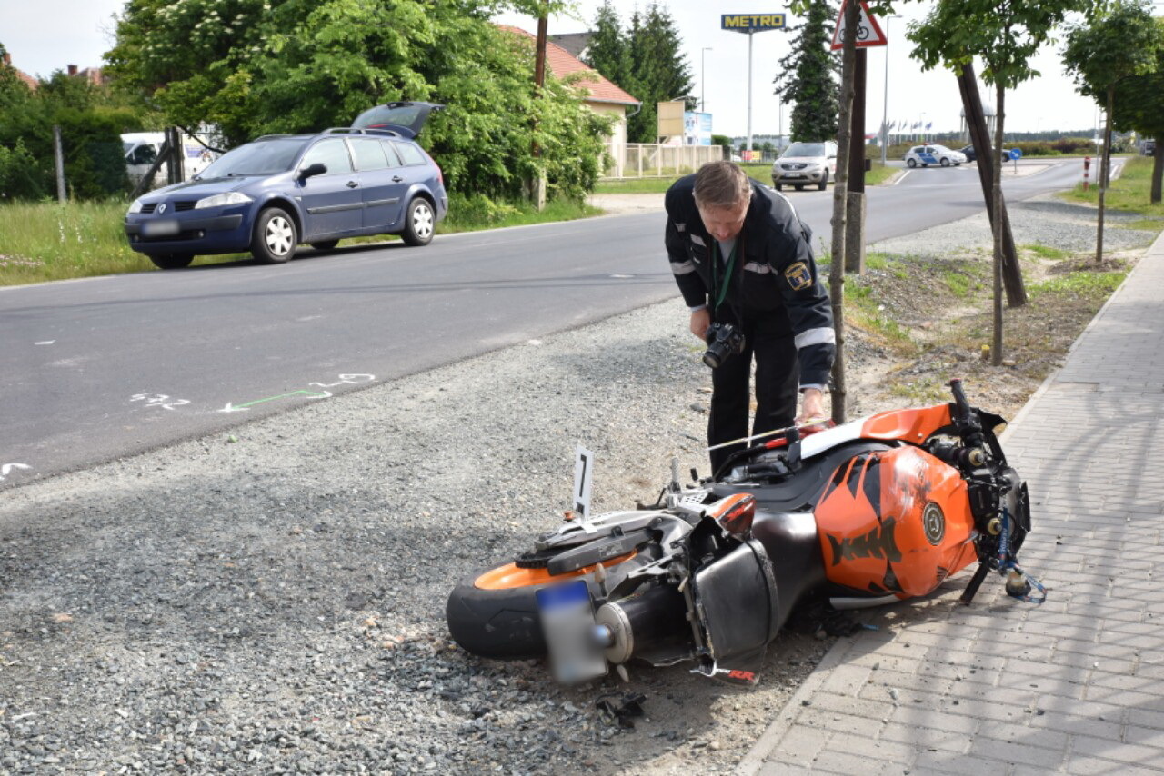 Súlyos motorbaleset Szombathelyen a Saághy utcában 1.
