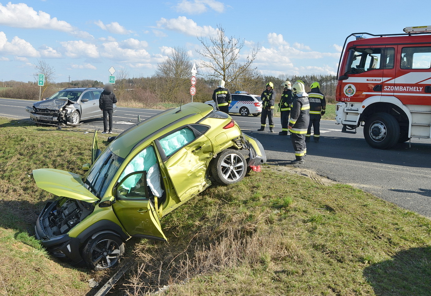 Hárman megsérültek a 89-esen - Hyundai hajtott VW elé Szombathely közelében