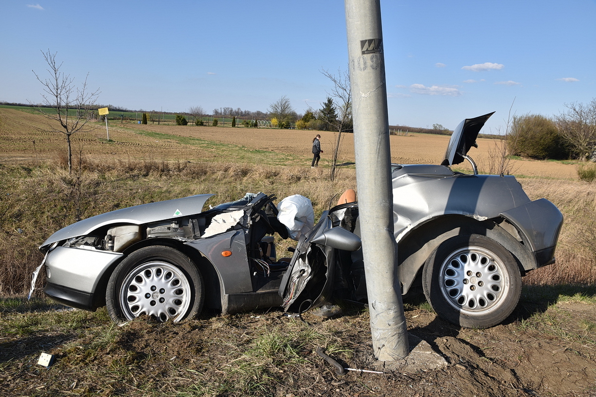 Sőlyos baleset Szombathely határában, a 87-es főúton