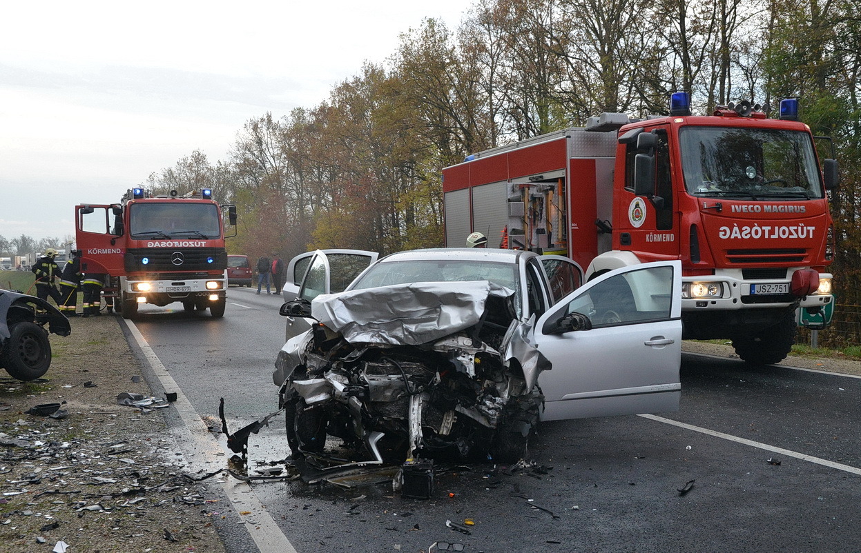 Frontális baleset Körmend közelében