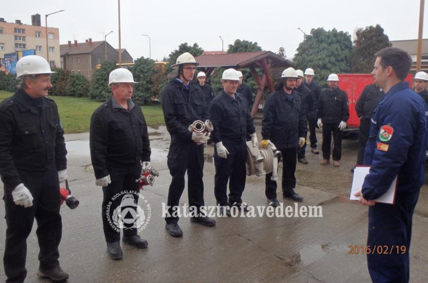 j önkéntes tűzoltók 1.
