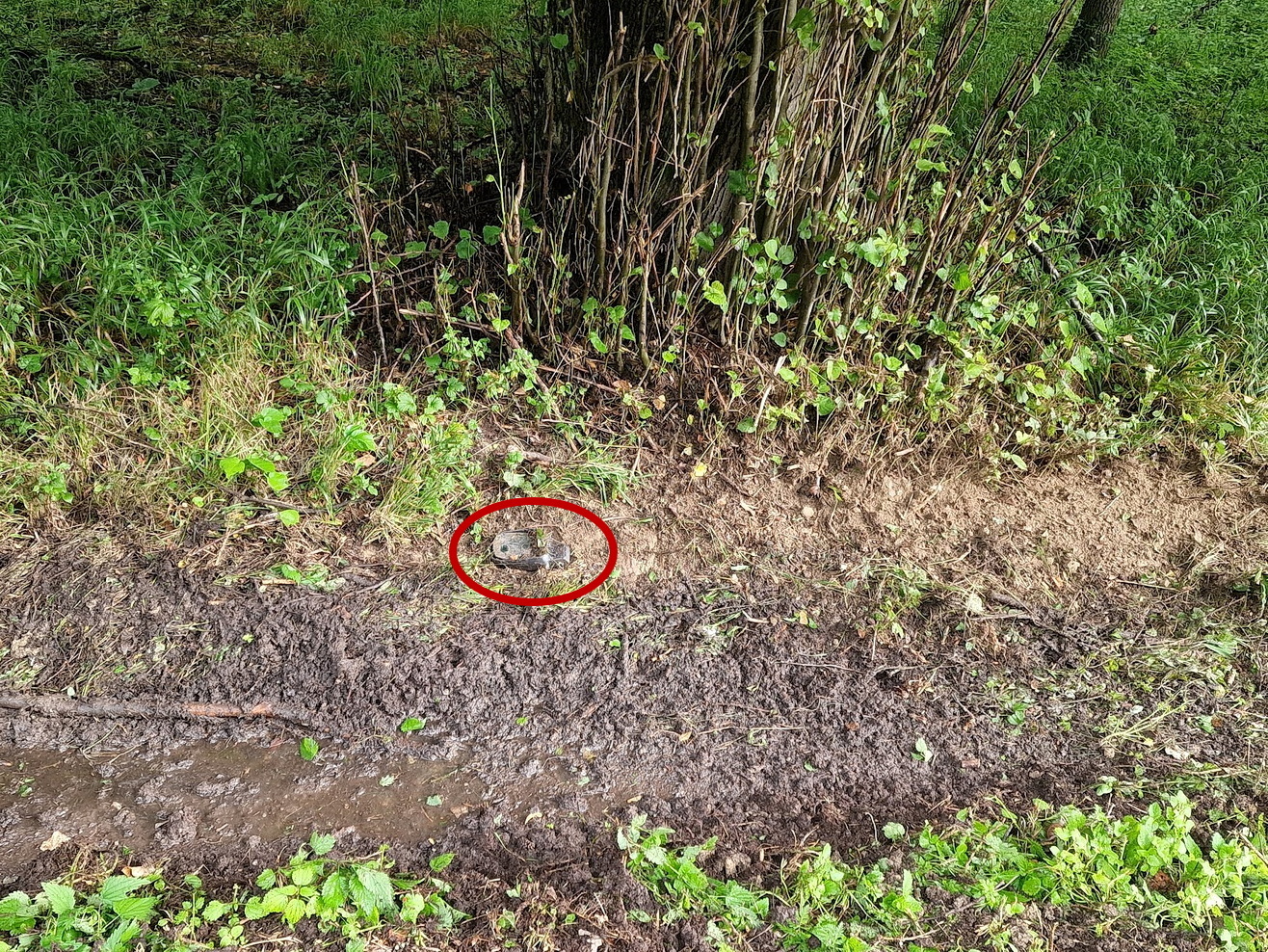 Előzés után csapódott árokba egy Suzuki Ivánc közelében