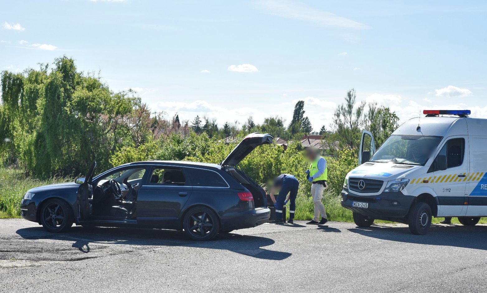 Román rendszámú Audival bukott le újabb embercsempész Gencsapáti közelében