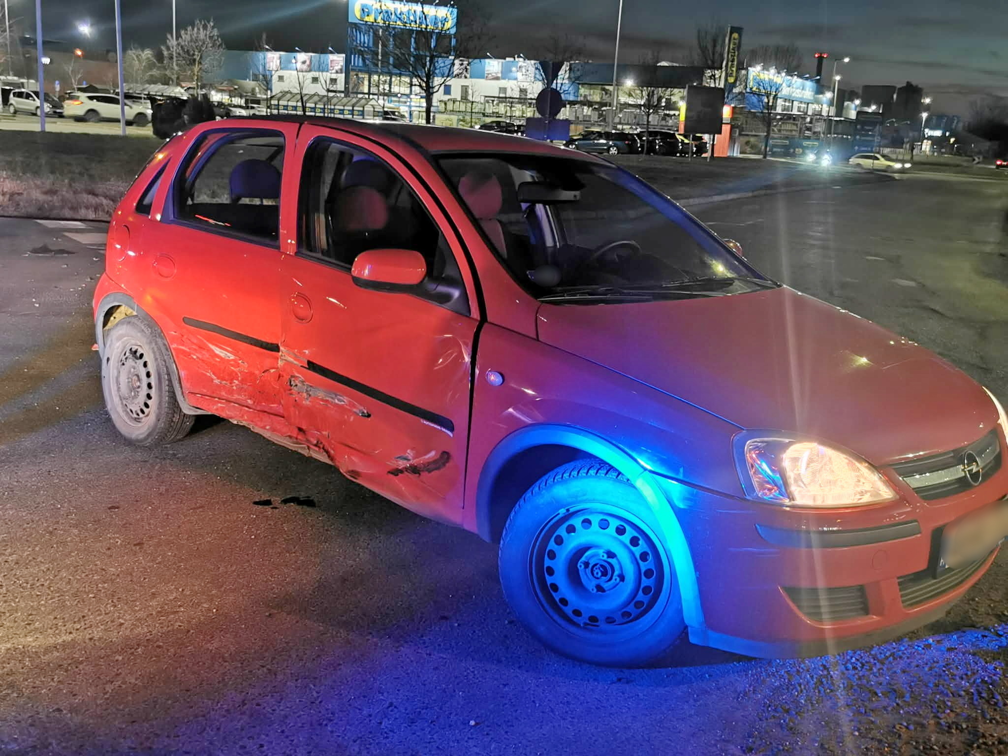 Suzuki motor elé kanyarodott egy Opel Szombathely határában a 86-os és 87-es főutak közös szakaszán