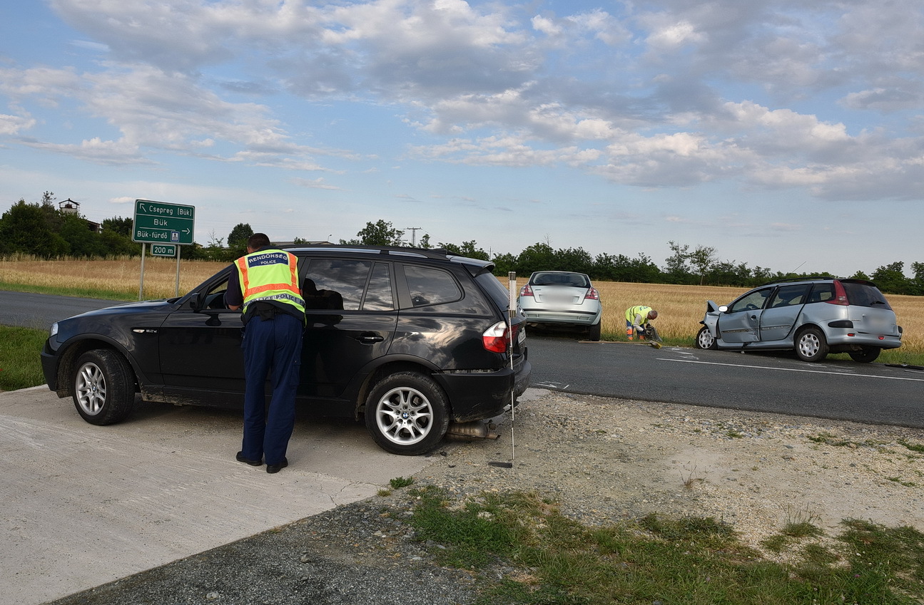 Egyik autónak sem volt hasonló színe a sérülésen talált festéknyomhoz