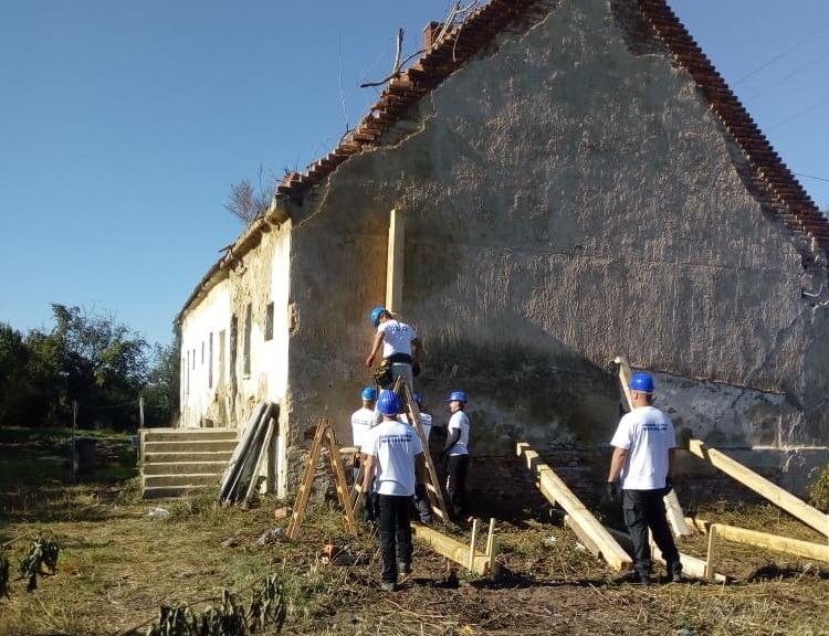 42680678_545820389195323_8521119702565519360_n