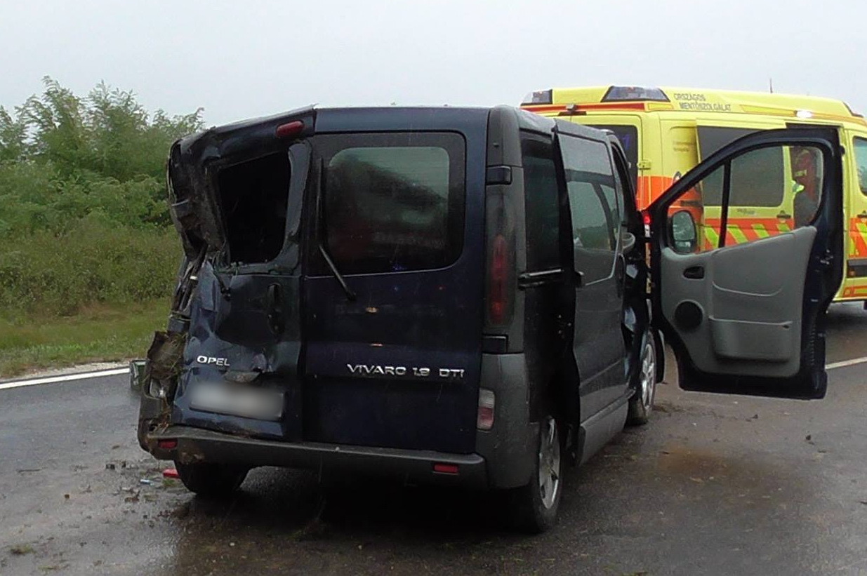 Vasegerszeg- Vámoscsalád: kisbusz