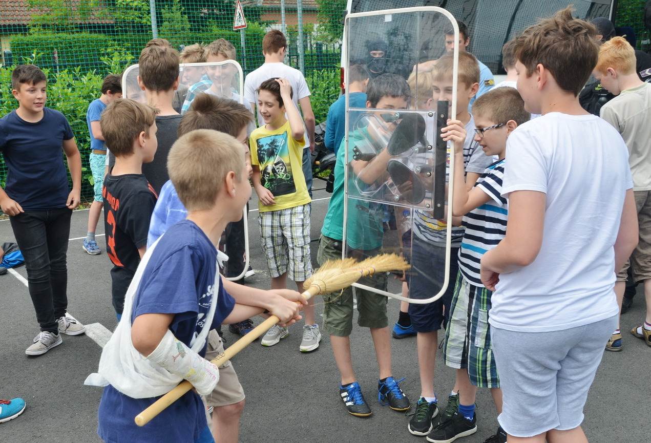 Bűnmegelőzési bemutató a Brenner iskolában Szombathelyen