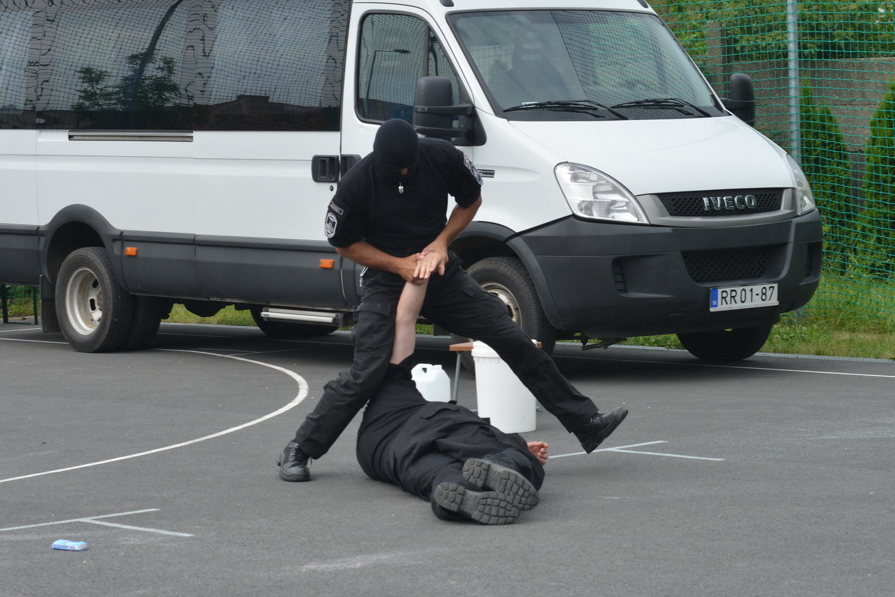 Bűnmegelőzési bemutató a Brenner iskolában Szombathelyen