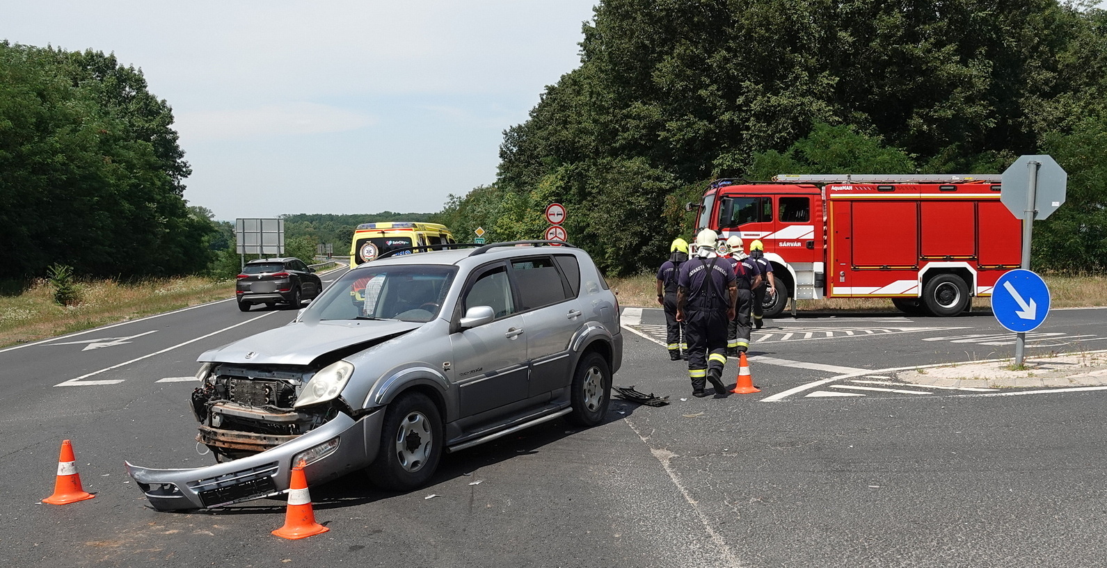 Skoda elé hajtott egy SsangYong a 84-esen, Sárvárnál - ketten megsérültek