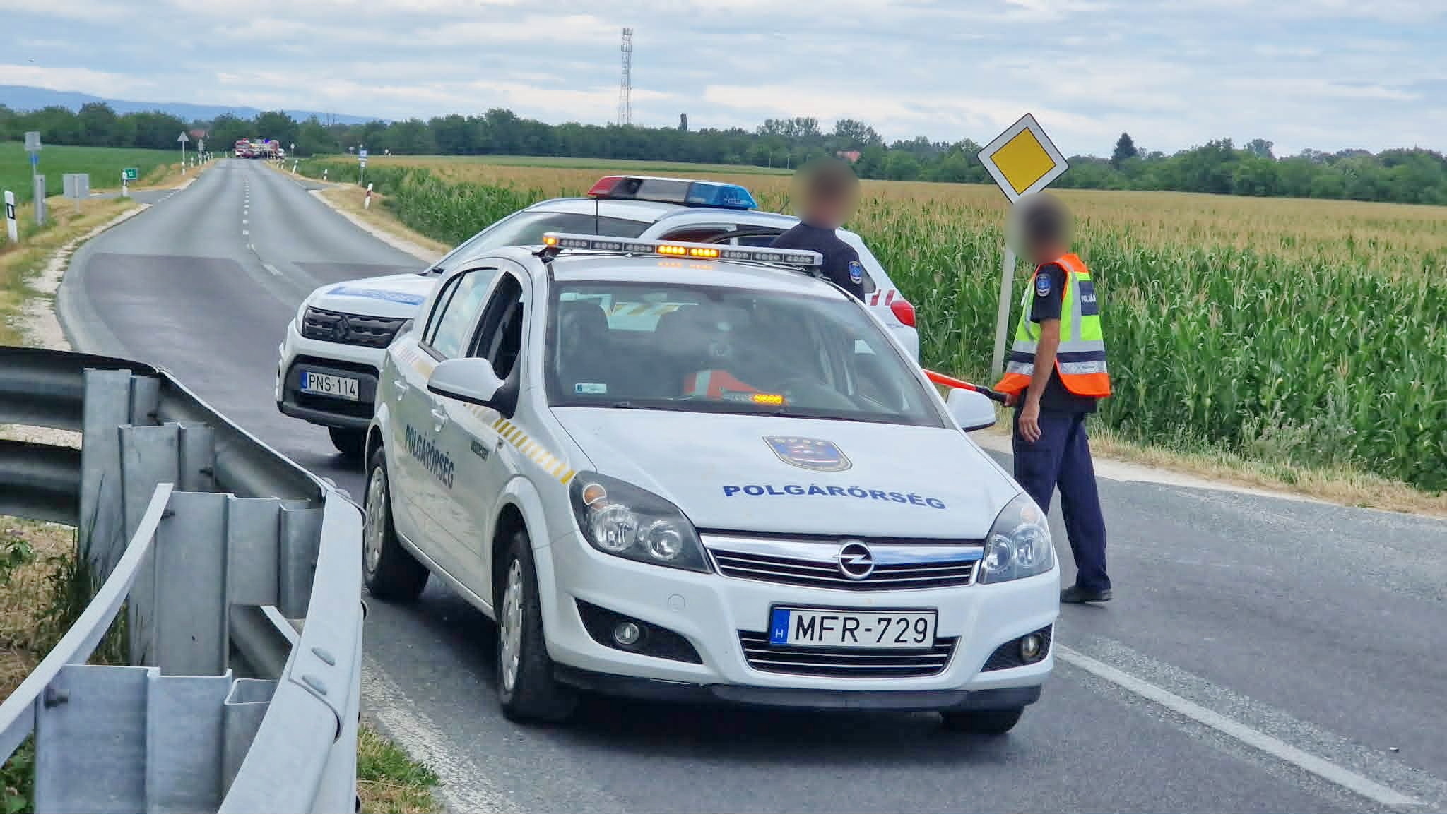 Frontális baleset miatt teljes útlezárás a 87-es főúton Vasszécseny és Csempeszkopács között Frontális baleset miatt teljes útlezárás a 87-es főúton Vasszécseny és Csempeszkopács között