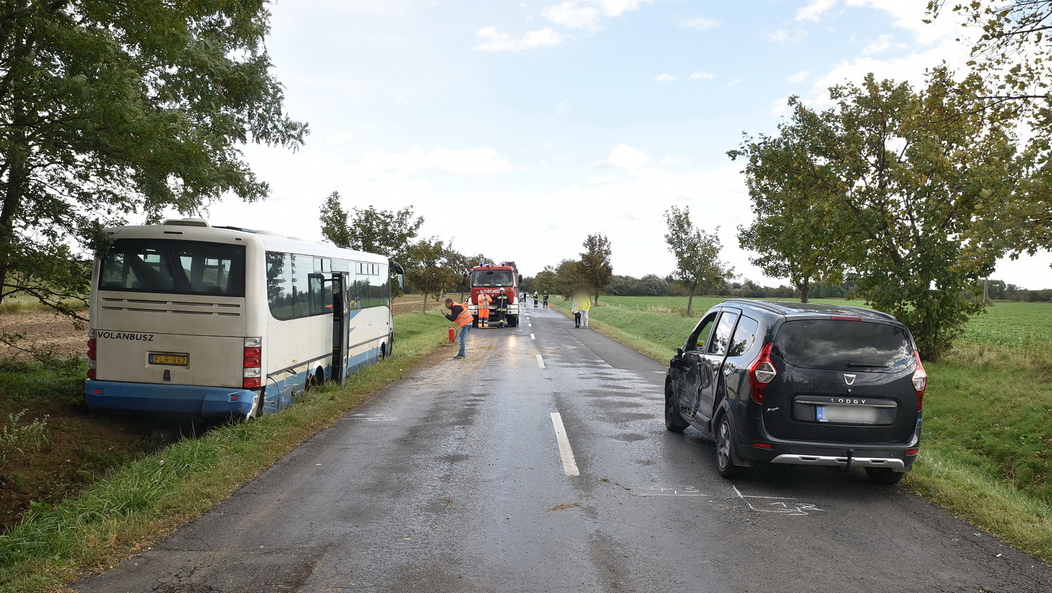 Dacia ütközött Credo busz elejének Lukácsháza közelében