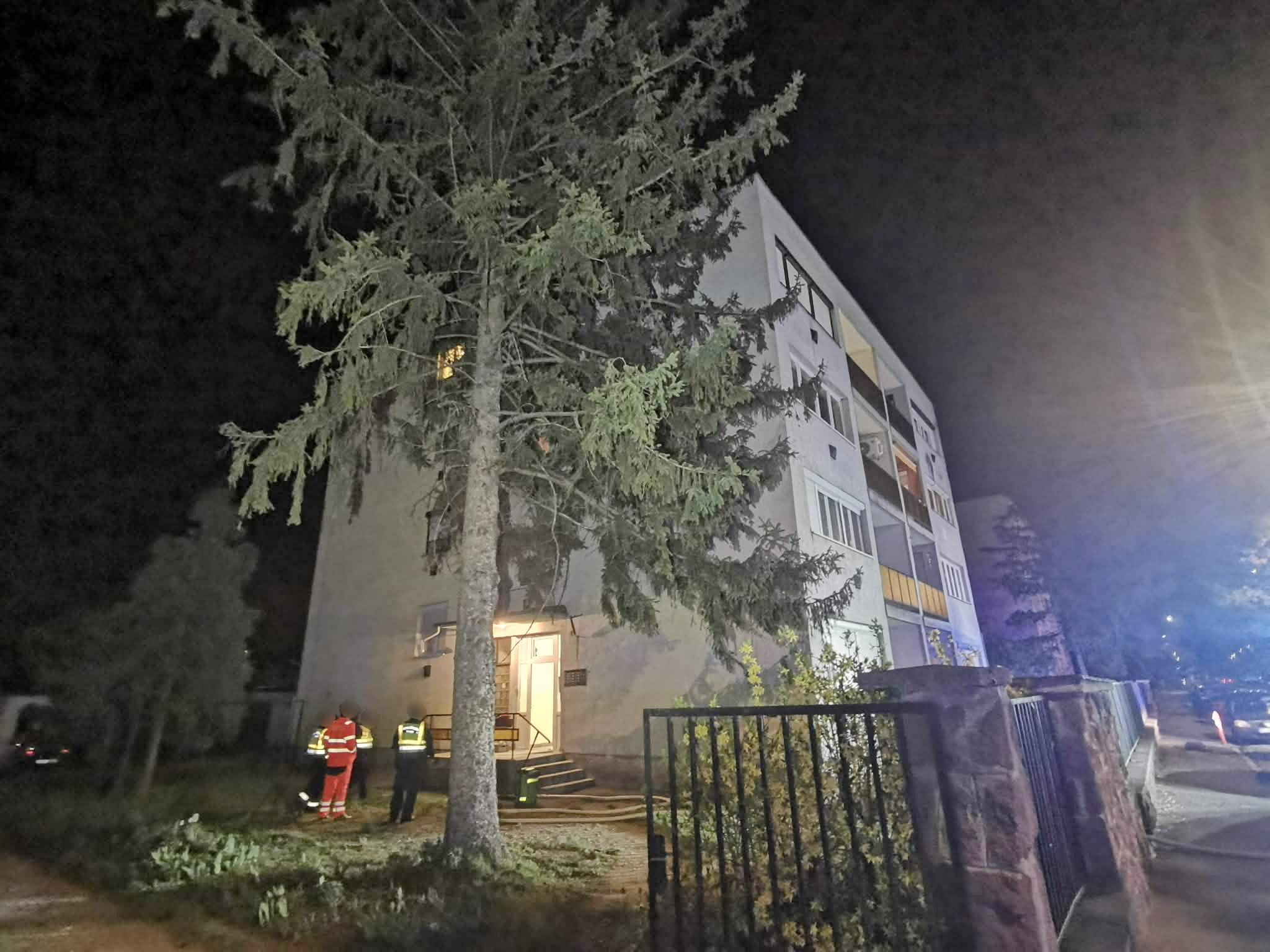 Füstjelző riasztott és erős füst szag is volt egy szombathelyi társasházban