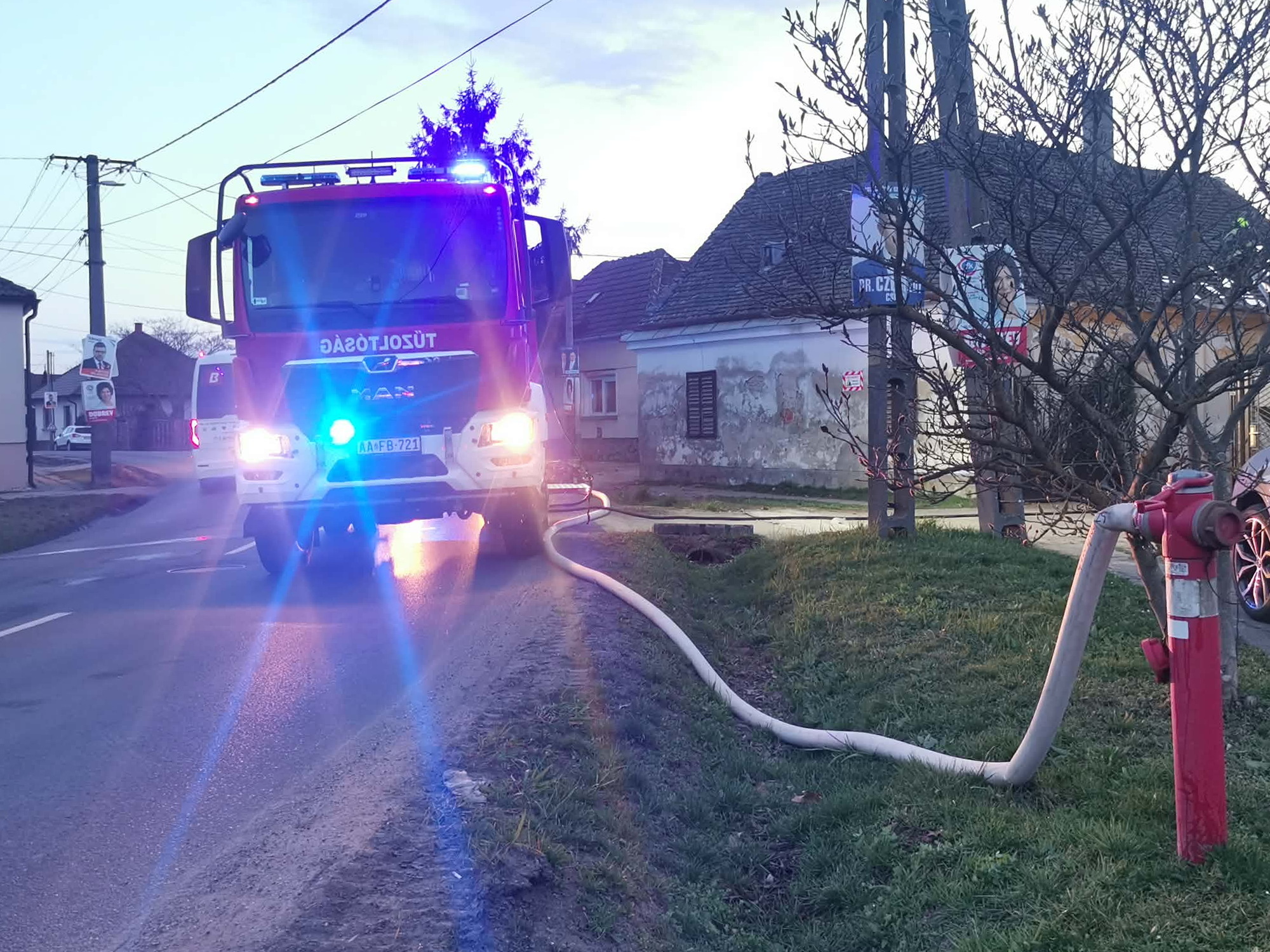 Lakatlan, bontás alatt álló házban keletkezett tűz Szombathelyen