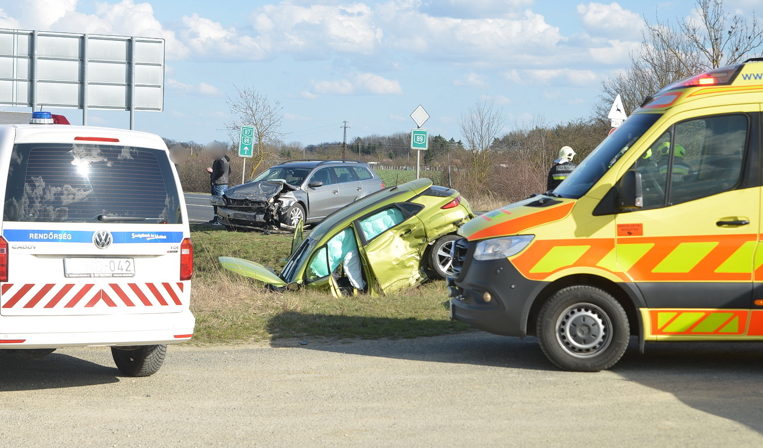 Hárman megsérültek a 89-esen - Hyundai hajtott VW elé Szombathely közelében